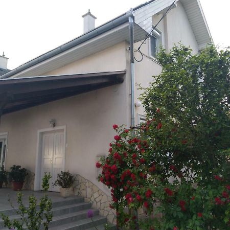 Bed and Breakfast Berta Panzió Hajdúszoboszló Exterior foto